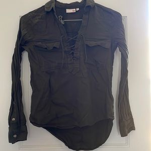 Extra small long sleeve olive shirt from kohls. High front lower back